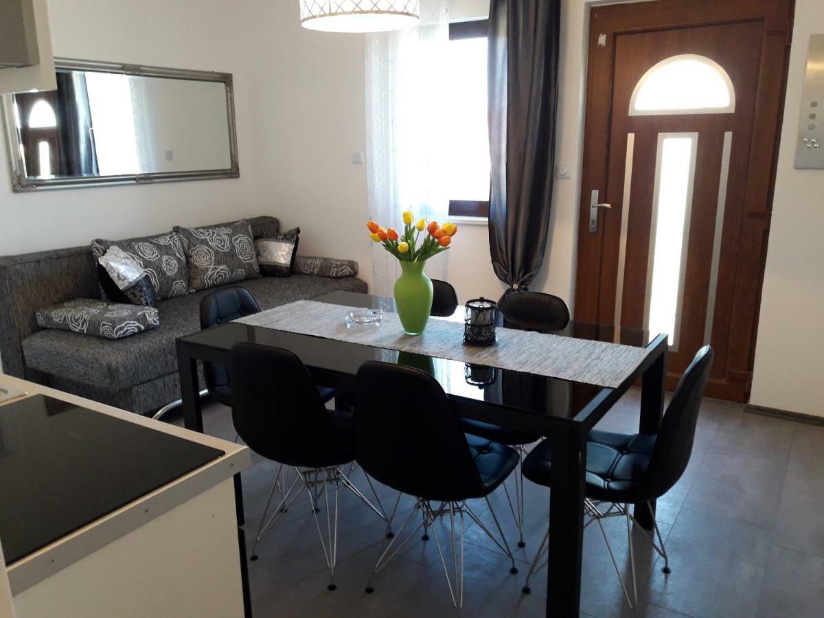 Apartmani Tajana Sukosan Luaran gambar