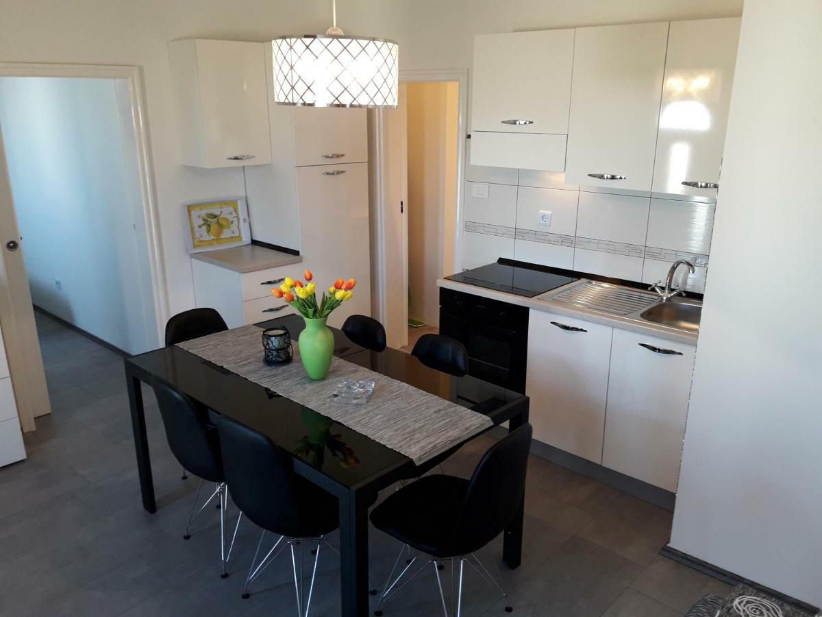Apartmani Tajana Sukosan Luaran gambar