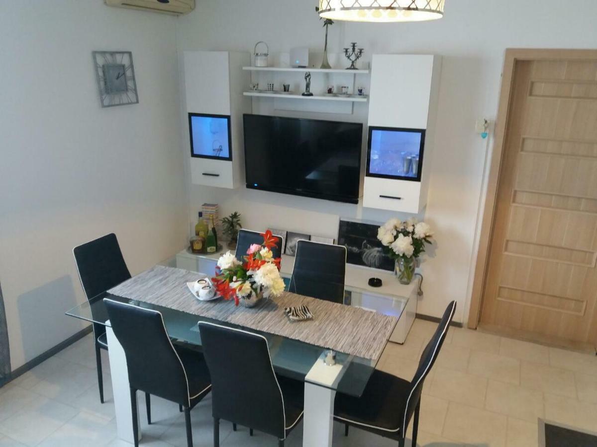 Apartmani Tajana Sukosan Luaran gambar